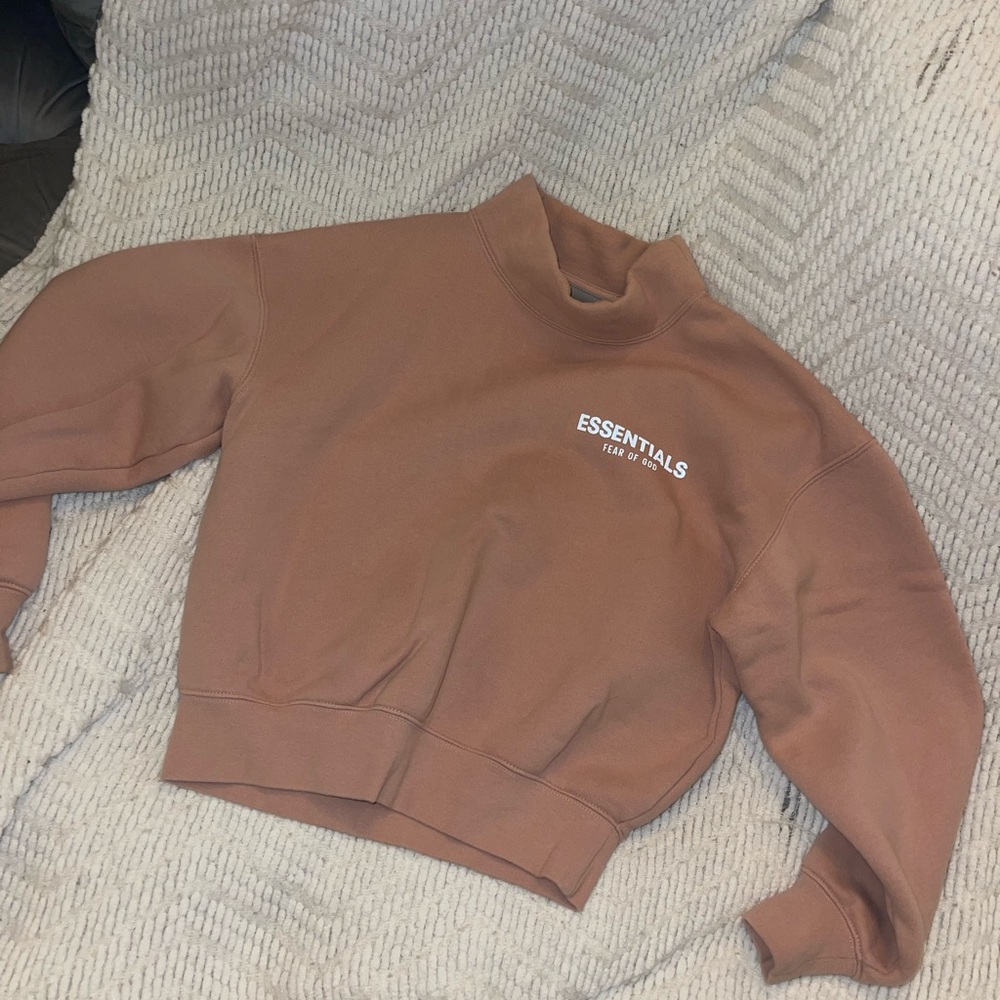 ESSENTIAL SWEATER maybe size 8y